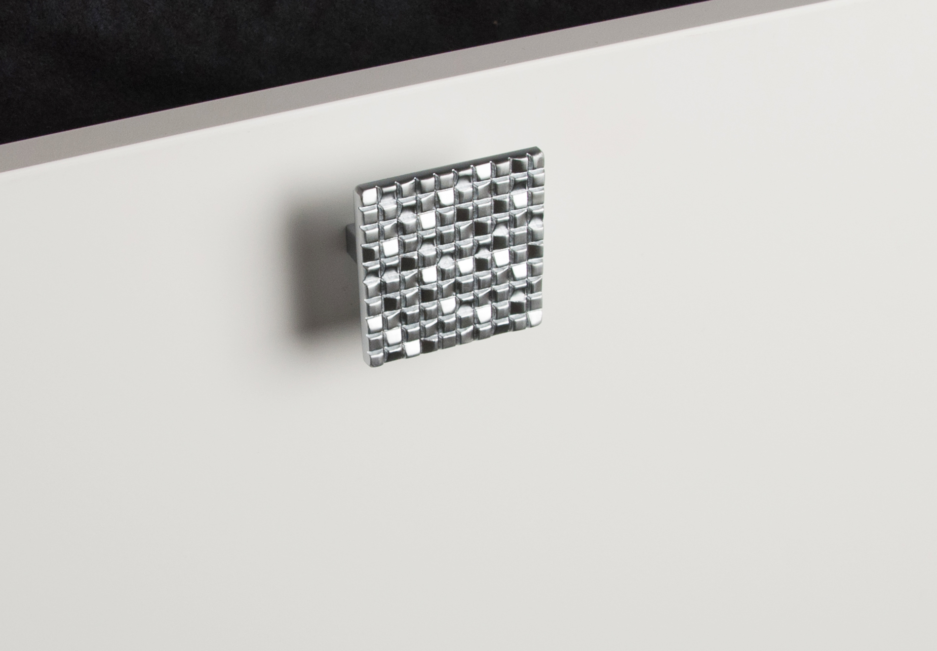 Ручки мебельные Ручка мебельная 103 м.ц.32мм замак мат.хром RH103Z.032CM