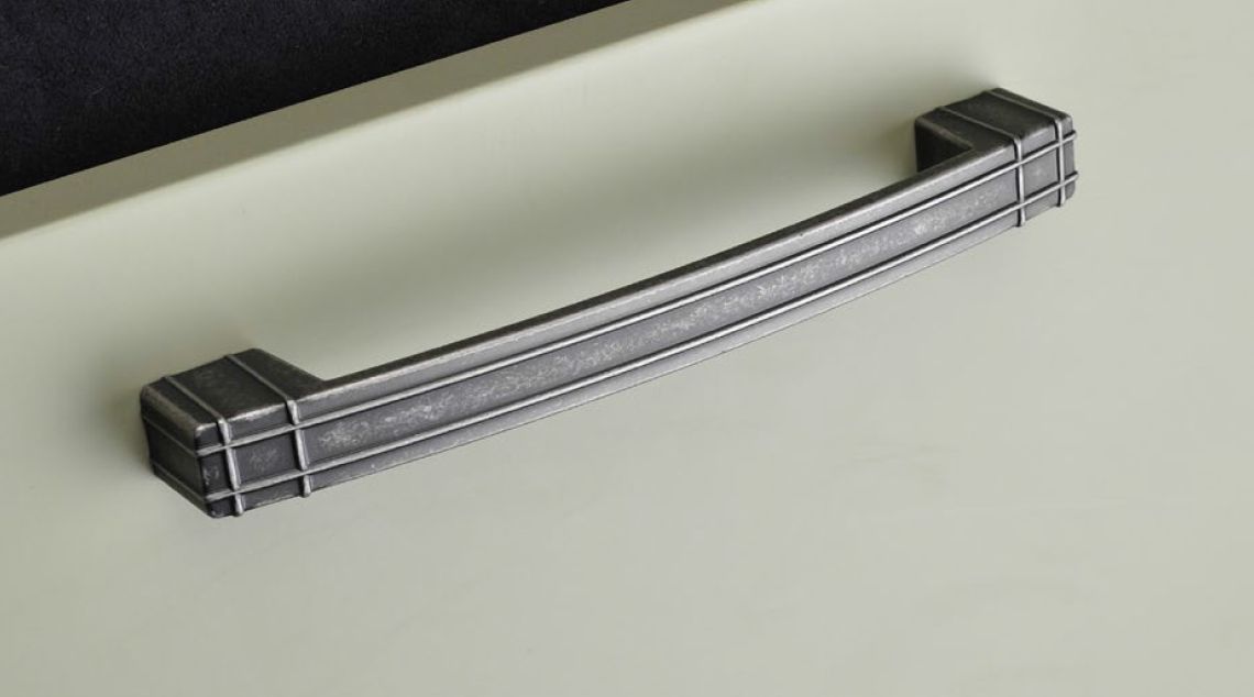 Ручки мебельные Ручка мебельная JET 195 м.ц. 160мм замак ант.серебро RQ195Z.160SA99