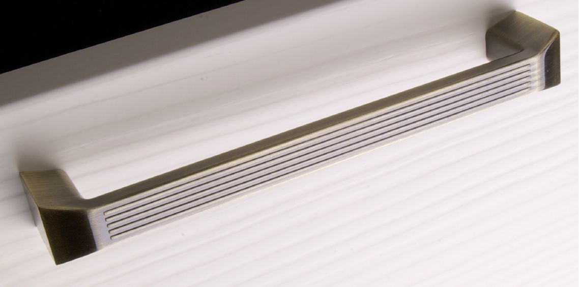 Ручки мебельные Ручка мебельная 129 м.ц.160мм замак цвет бронза R129Z.160BPAG