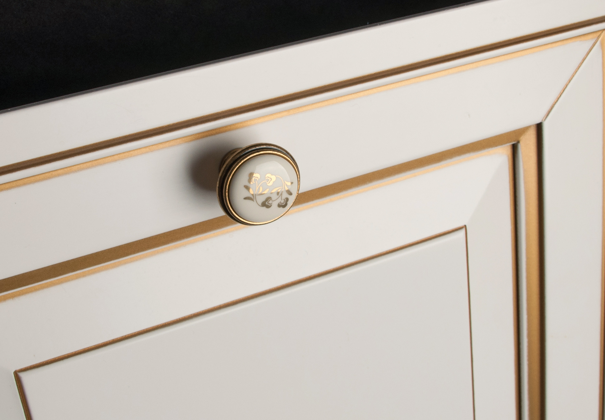 Ручки мебельные Ручка 77, покрытие состаренное золото 00А8 P77Y01.H3MA8G