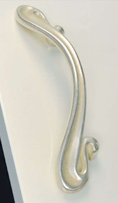 Ручки мебельные Мебельная ручка 15099Z09600 м.р.96мм, покрытие перламутр 47 15099Z09600.47B