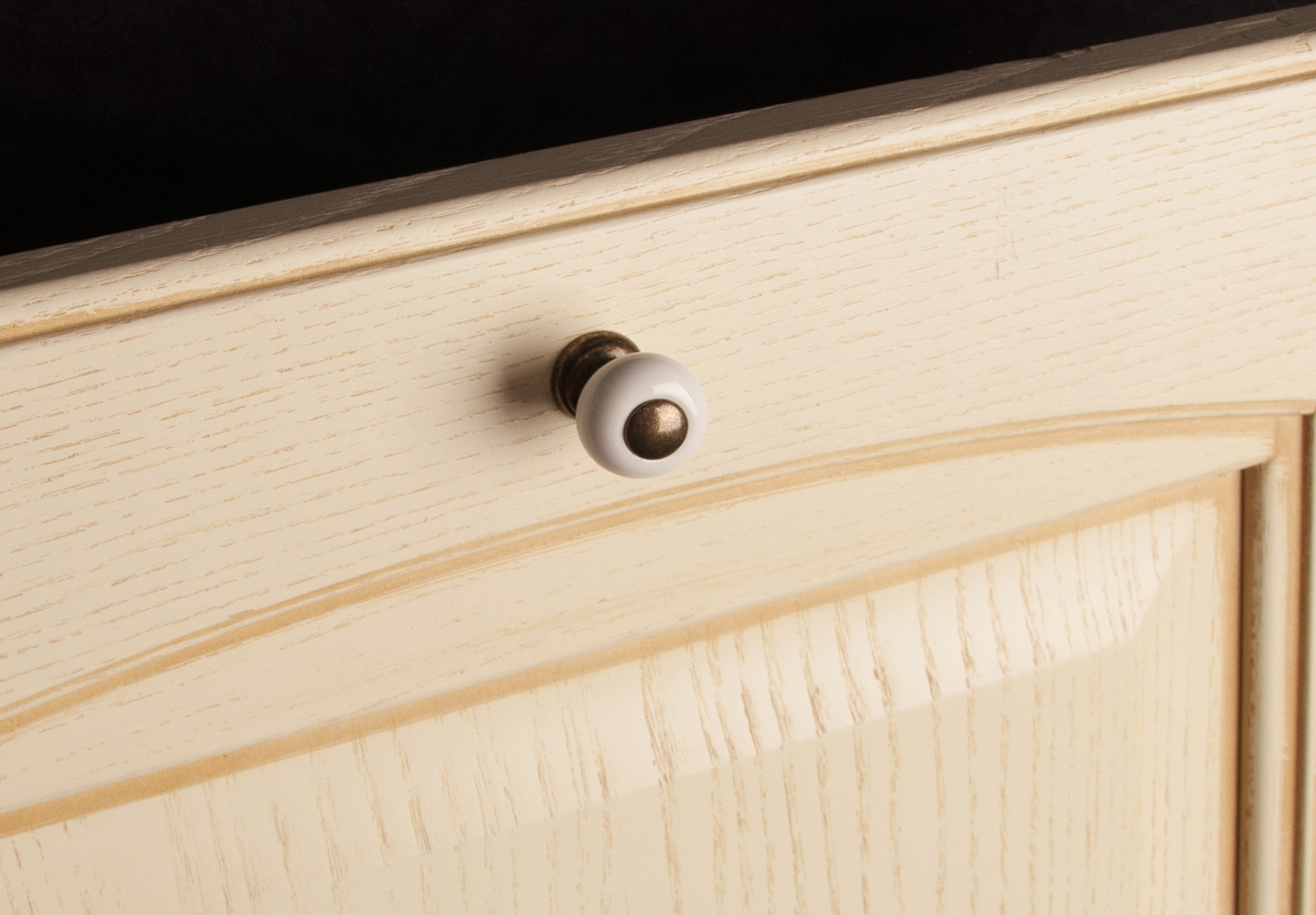 Ручки мебельные Ручка-кнопка 214 замак/керамика ант.бронза RH214J.024BA10