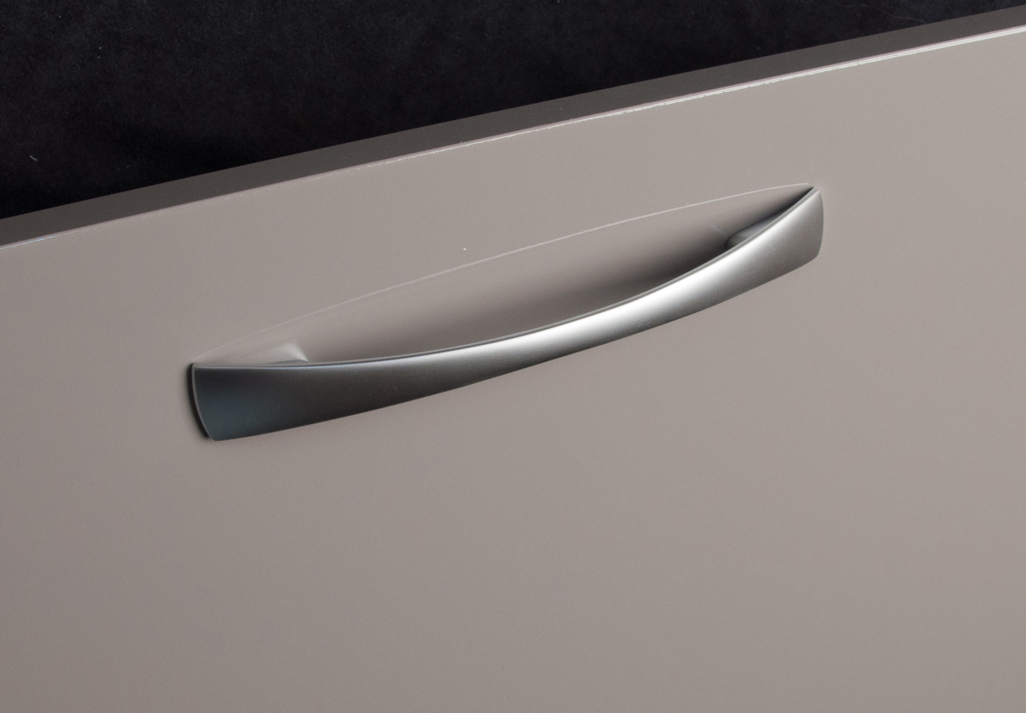 Ручки мебельные Ручка мебельная 115 м.ц.128мм замак мат.хром RH115Z.128CM