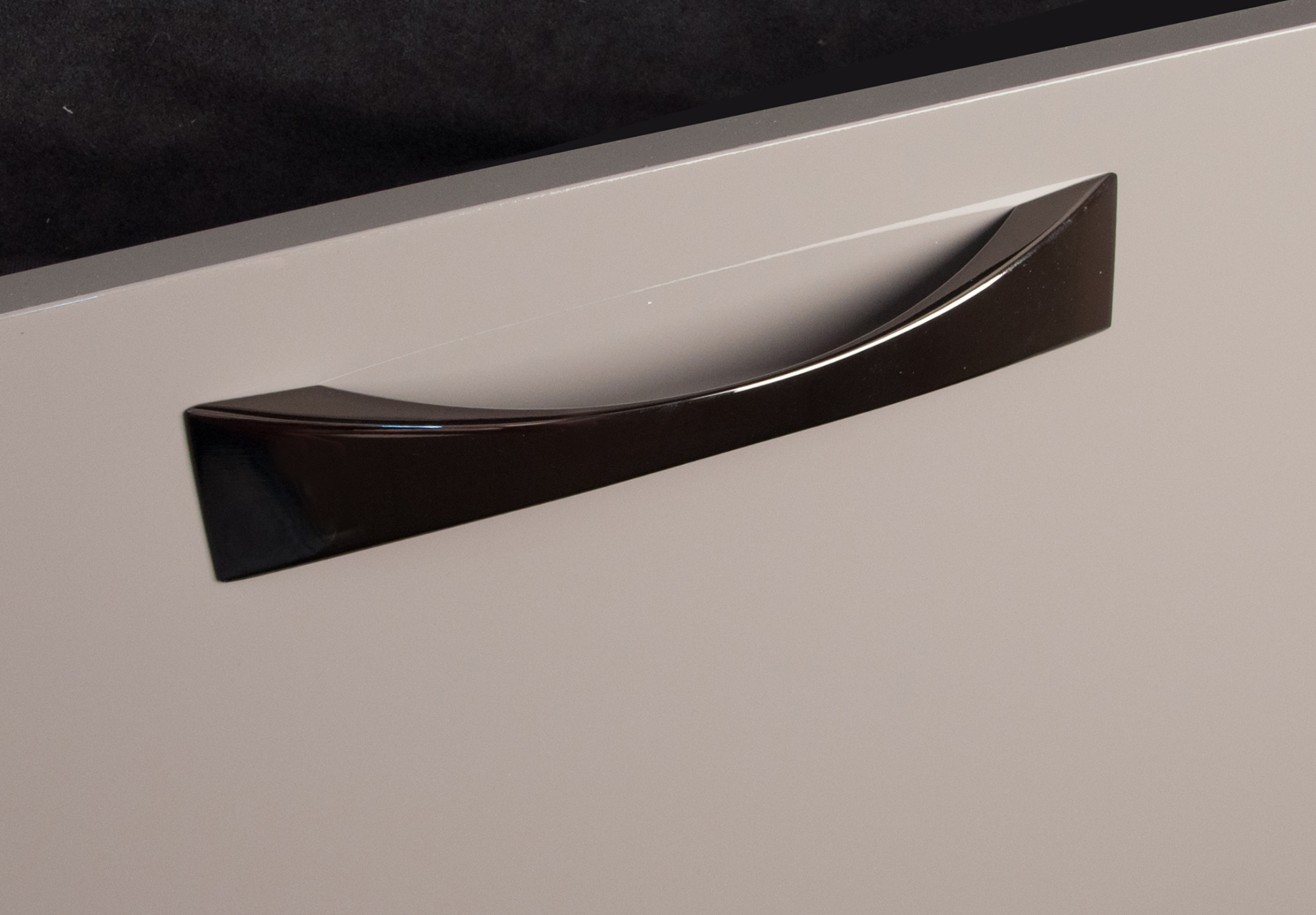 Ручки мебельные Мебельная ручка 1375, м.р. 160мм, покрытие  черный никель 5А 1375 5А