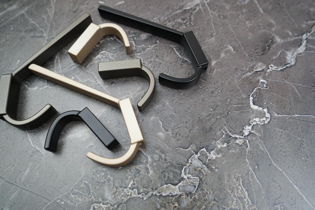 Крючки Крючок мебельный 236 двухрожковый золото (орео) C236Z.002OG