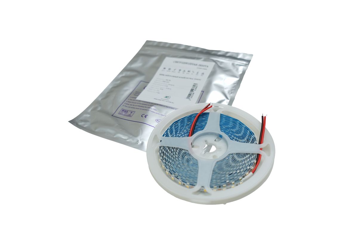 Светодиодная лента ширина 5мм 2835 120 диодов, 12V, 5 метров, 4000K, IP20 LE260A.120NW