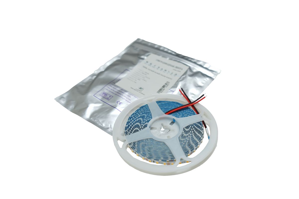 Светодиодная лента ширина 5мм 2835 120 диодов, 12V, 5 метров, 3000K, IP20 LE260A.120WW