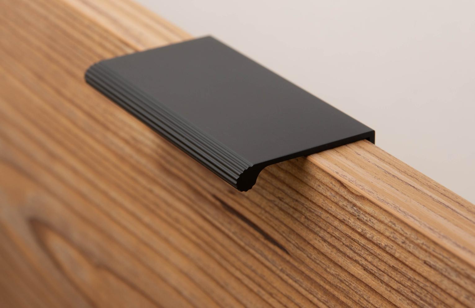 Ручки мебельные GRIPS